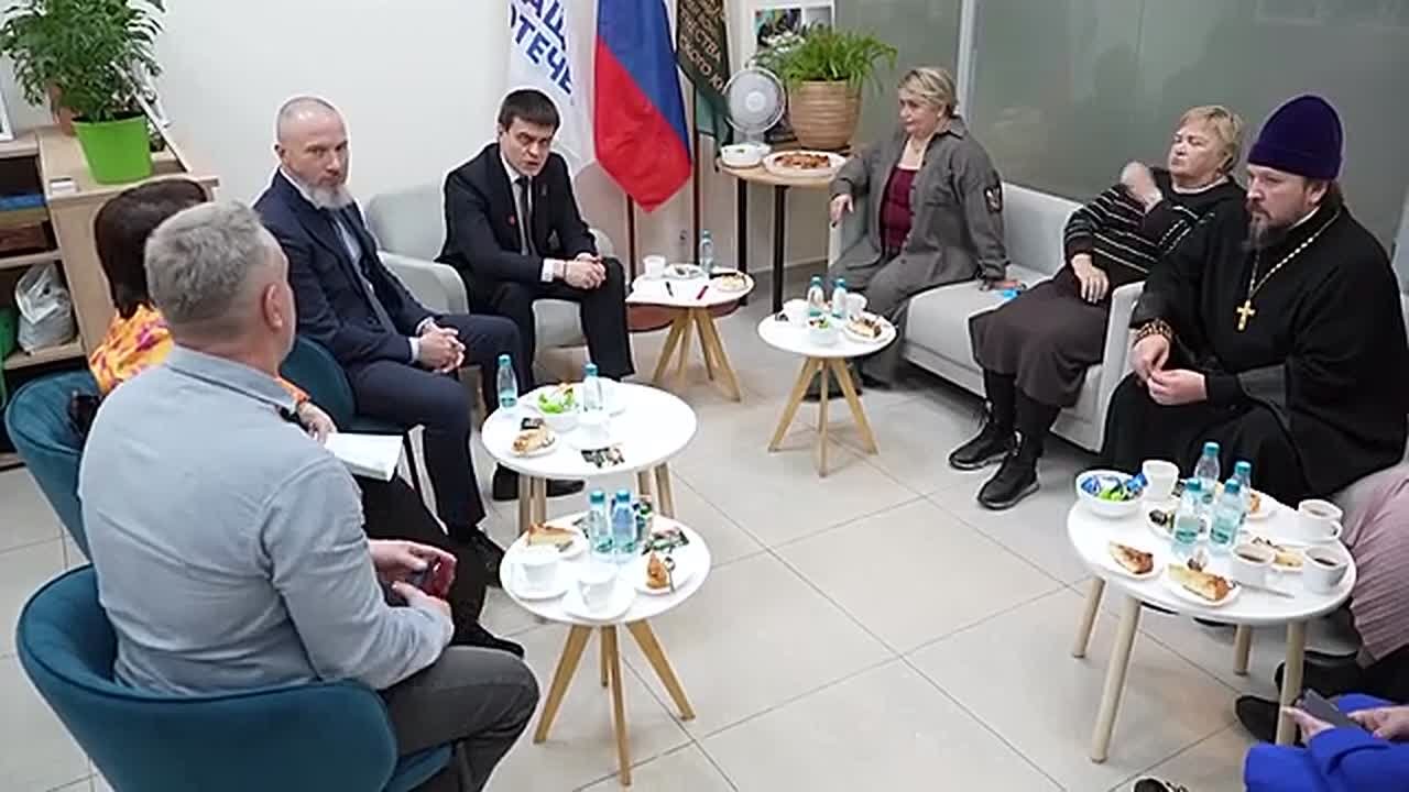 ГУБЕРНАТОР МИХАИЛ КОТЮКОВ ВСТРЕТИЛСЯ С АКТИВОМ КОМИТЕТА СЕМЕЙ ВОИНОВ ОТЕЧЕСТВА КРАЯ