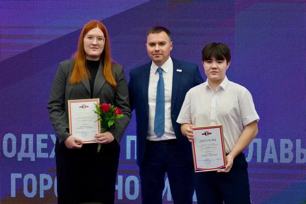 Дмитрий Карасёв: Гордость Норильска!. Мы чествовуем 18 самых ярких и талантливых молодых норильчан — лауреатов Молодежной премии Главы города Норильска! С каждым годом конкурс становится все серьезнее Дмитрий Карасёв: Гордость Норильска!. Мы чествовуем 18 самых ярких и талантливых молодых норильчан — лауреатов Молодежной премии Главы города Норильска! С каждым годом конкурс становится все серьезнее