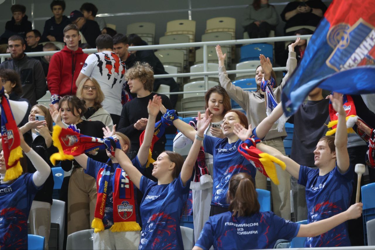 ФК «Енисей» сыграл вничью (0:0) с волгоградским «Ротором» ФК «Енисей» сыграл вничью (0:0) с волгоградским «Ротором»