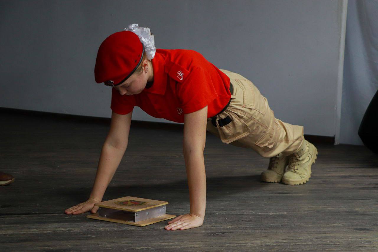 В Боготоле прошёл конкурс «Юнармейцы в юбках»! В Боготоле прошёл конкурс «Юнармейцы в юбках»!