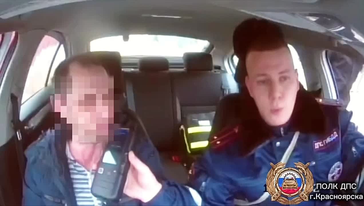Шампанское перед уроком: красноярский инструктор учил вождению, будучи подшофе