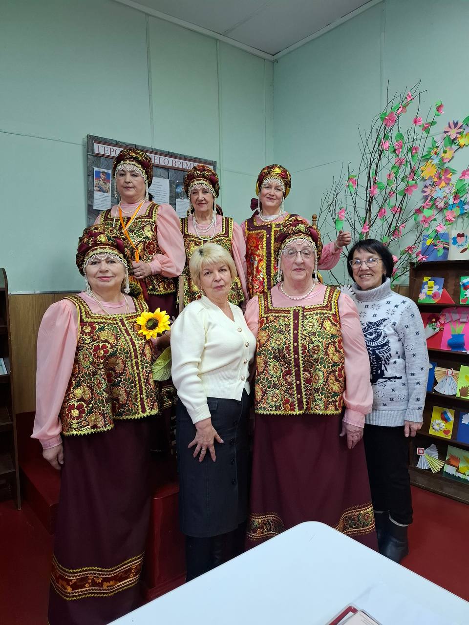 Ветераны МВД поздравили жительниц посёлка Зеледеево