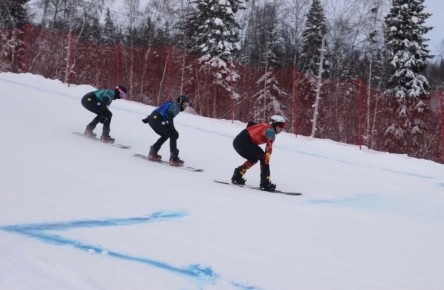 Красноярские спортсмены завоевали семь медалей этапа Кубка России по сноуборд-кроссу