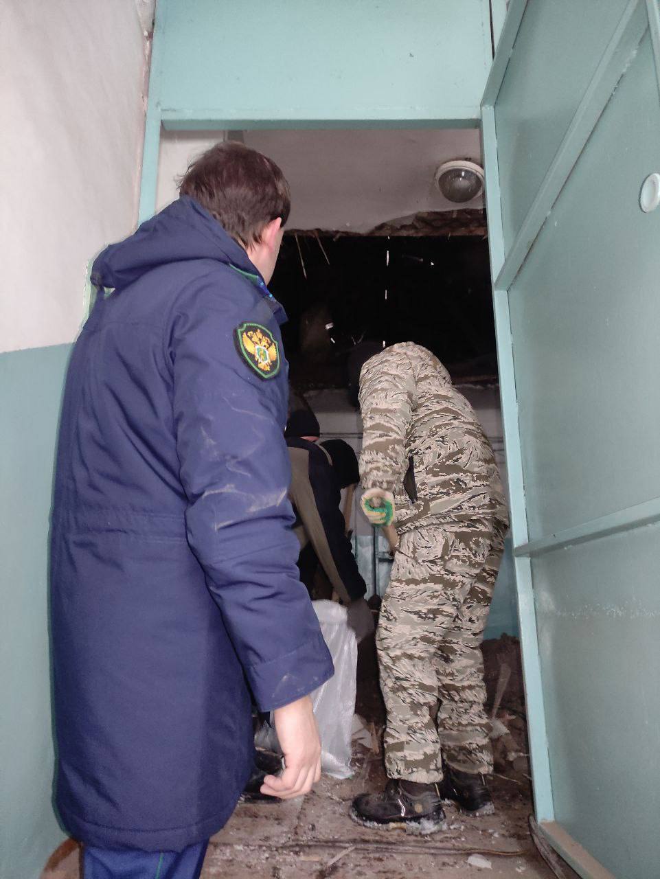 Прокуратура организовала проверку в связи с обрушением чердачного перекрытия в многоквартирном доме в Красноярске Прокуратура организовала проверку в связи с обрушением чердачного перекрытия в многоквартирном доме в Красноярске