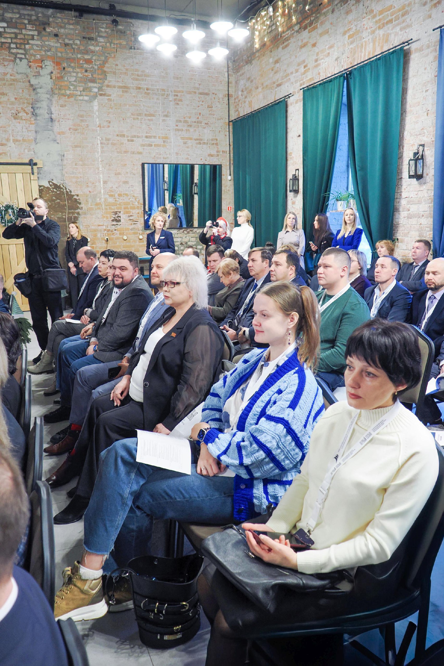 В Красноярске проходит стратегическая сессия муниципальных депутатов «Первый созыв» В Красноярске проходит стратегическая сессия муниципальных депутатов «Первый созыв»