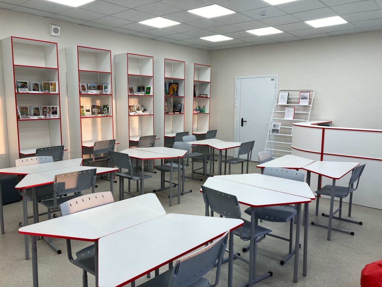 Старейшую школу Железногорска (№93) капитально отремонтировали к 75-летнему юбилею Старейшую школу Железногорска (№93) капитально отремонтировали к 75-летнему юбилею