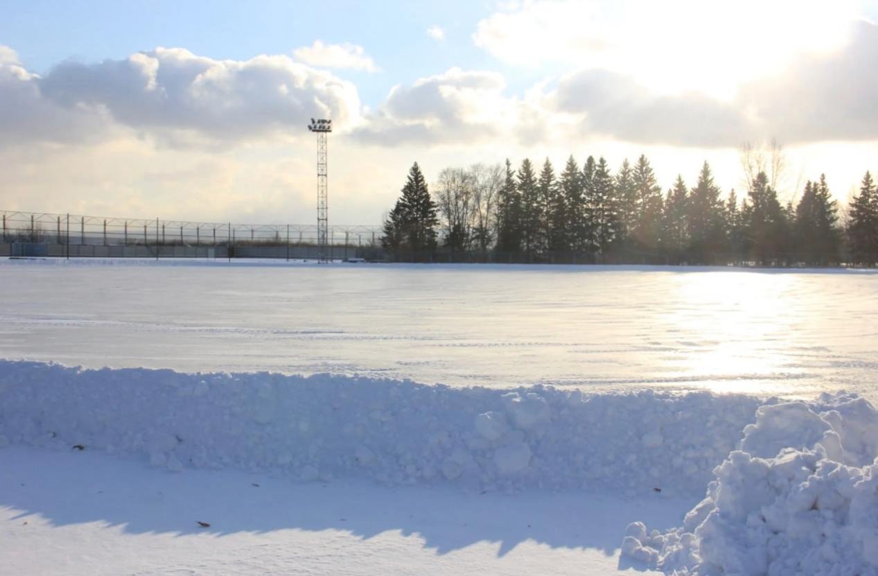 В Зеленой роще открывается большой каток