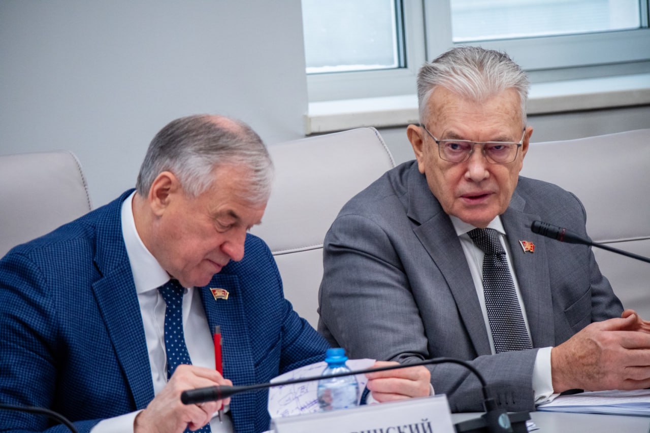 На дороги, инновации и цифровизацию школ выделены дополнительные средства На дороги, инновации и цифровизацию школ выделены дополнительные средства