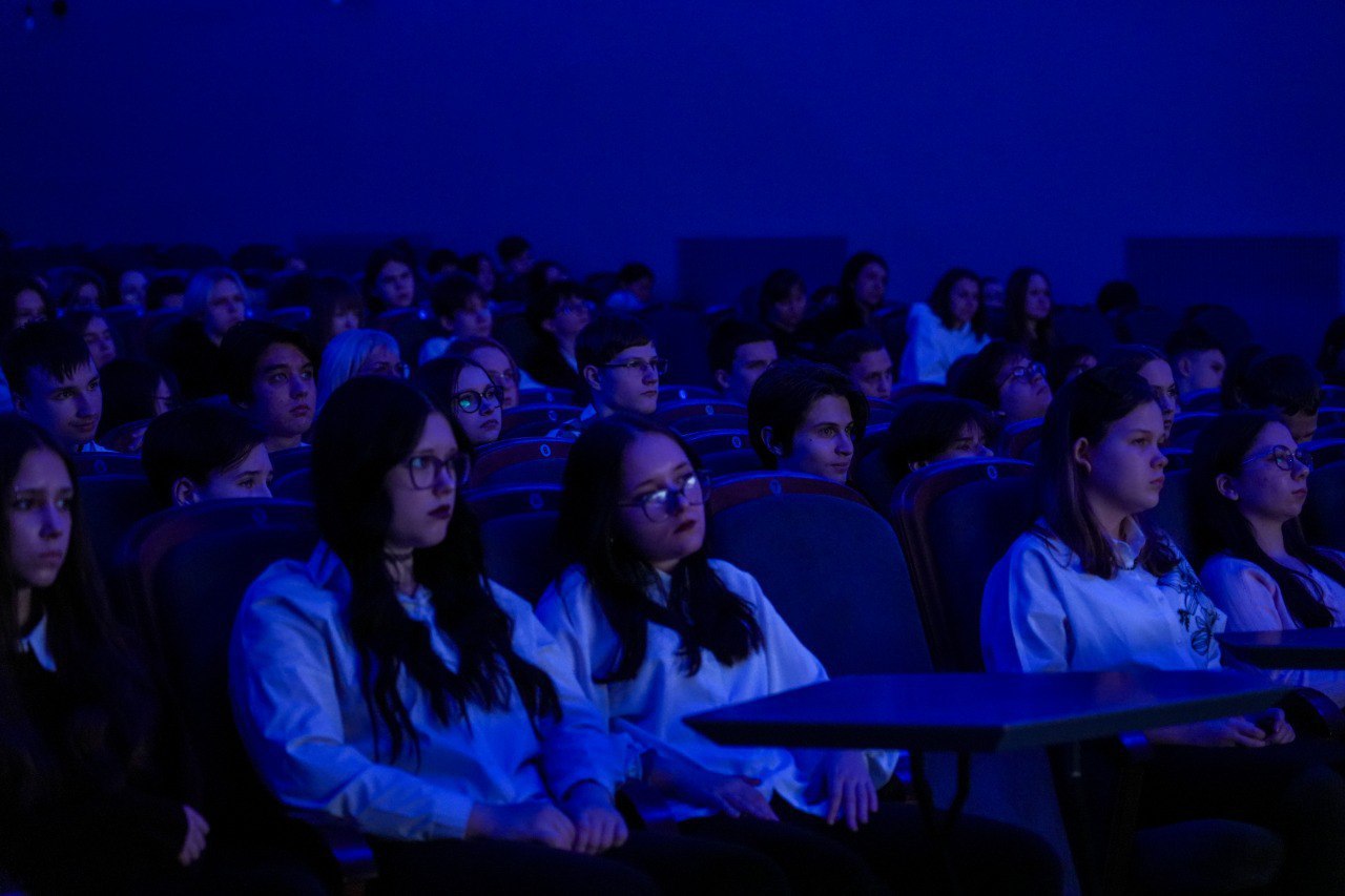 В Красноярске сегодня состоялся показ советского художественного фильма «Горячий снег» (1972) В Красноярске сегодня состоялся показ советского художественного фильма «Горячий снег» (1972)