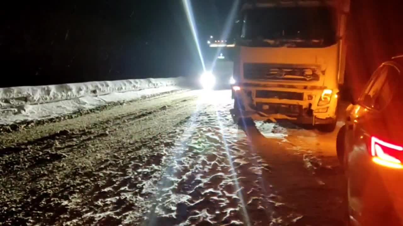 Сегодня ночью в аварии по дороге в сторону Балахты пострадали ребенок и трое взрослых