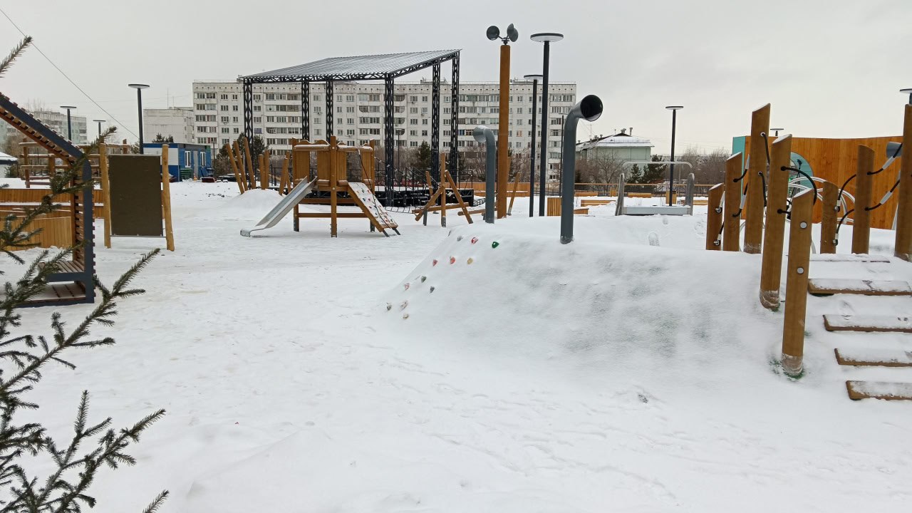 В Сосновоборске обновили Юбилейную площадь В Сосновоборске обновили Юбилейную площадь