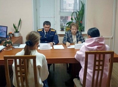 О результатах приема граждан заместителем руководителя Главного следственного управления Виктором Семеновым с Уполномоченным по правам ребенка в Республике Хакасия Ириной Ауль