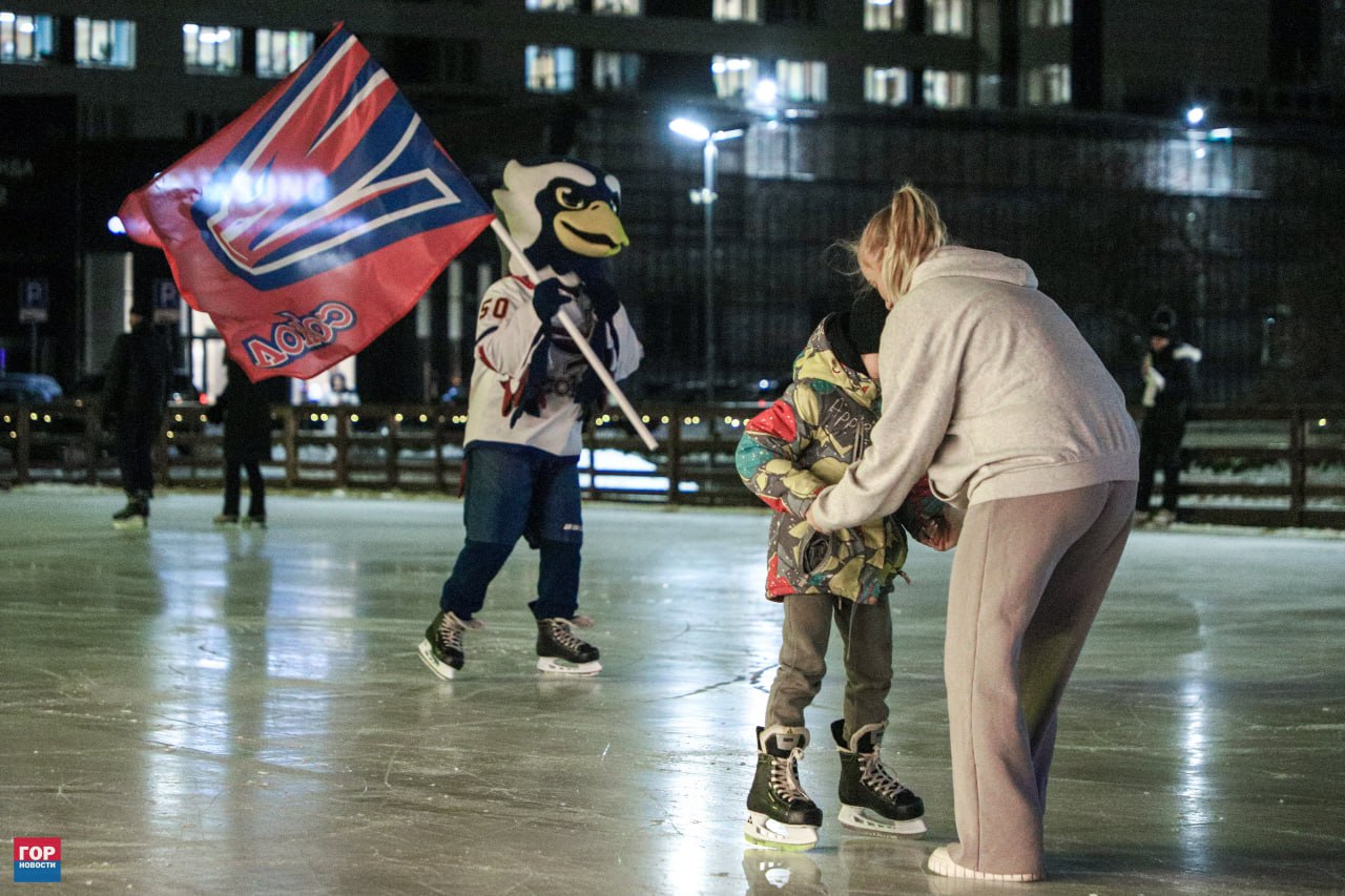 Накануне в Красноярске прошел День хоккея Накануне в Красноярске прошел День хоккея