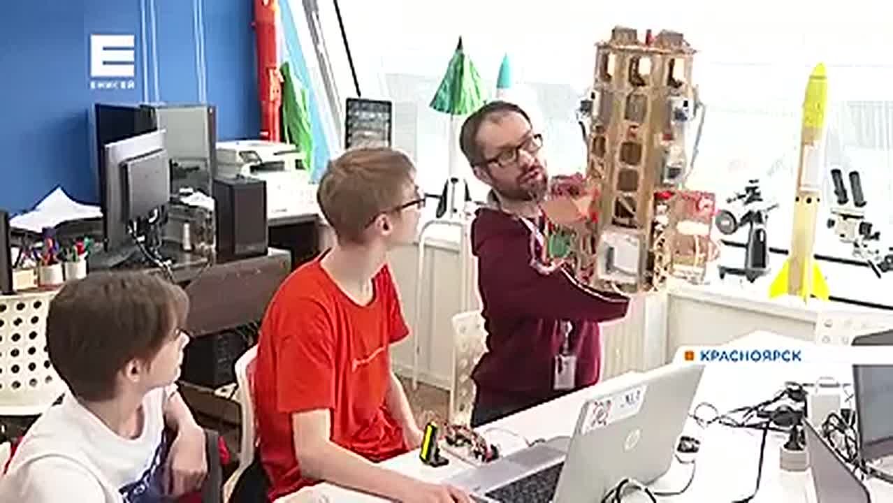 Красноярские школьники собирают беспилотники в технопарке