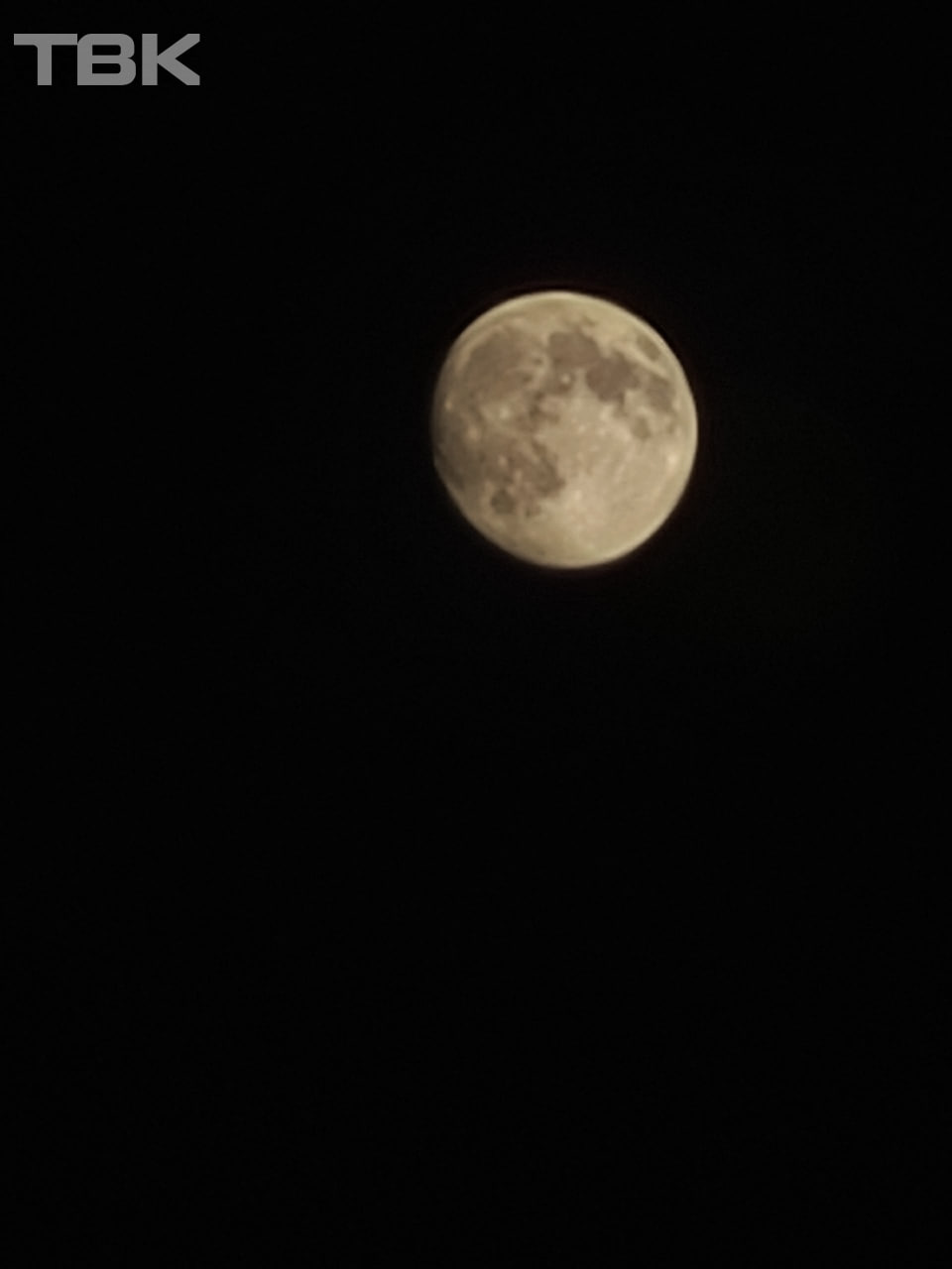 Невероятная Луна в объективе красноярцев Невероятная Луна в объективе красноярцев