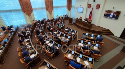 Вакцинация девочек-подростков, капитальный ремонт школ, строительство спортивных объектов в территориях