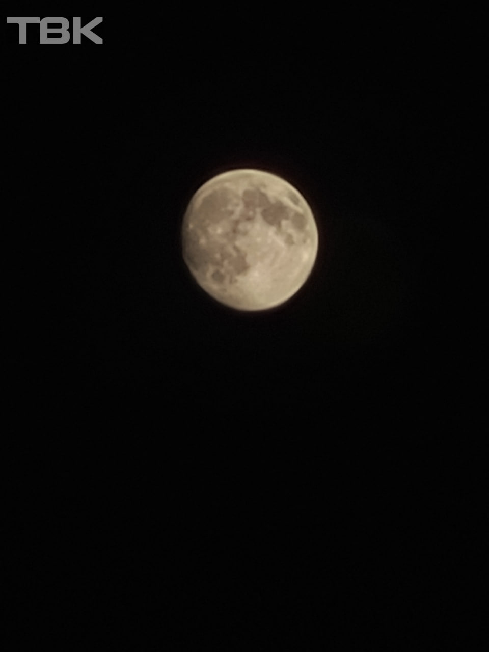 Невероятная Луна в объективе красноярцев