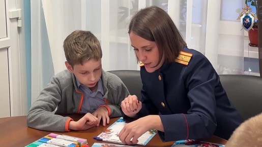 Сотрудники СК вместе с подшефными детьми дали старт самой новогодней акции - «Ёлке желаний»