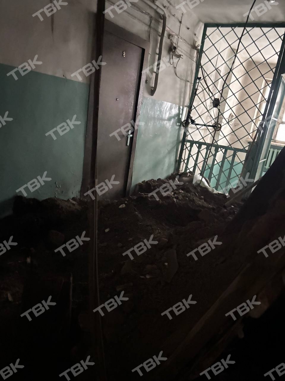 Уголовное дело о халатности возбудили после обрушения потолка в аварийном доме на Спартаковцев Уголовное дело о халатности возбудили после обрушения потолка в аварийном доме на Спартаковцев