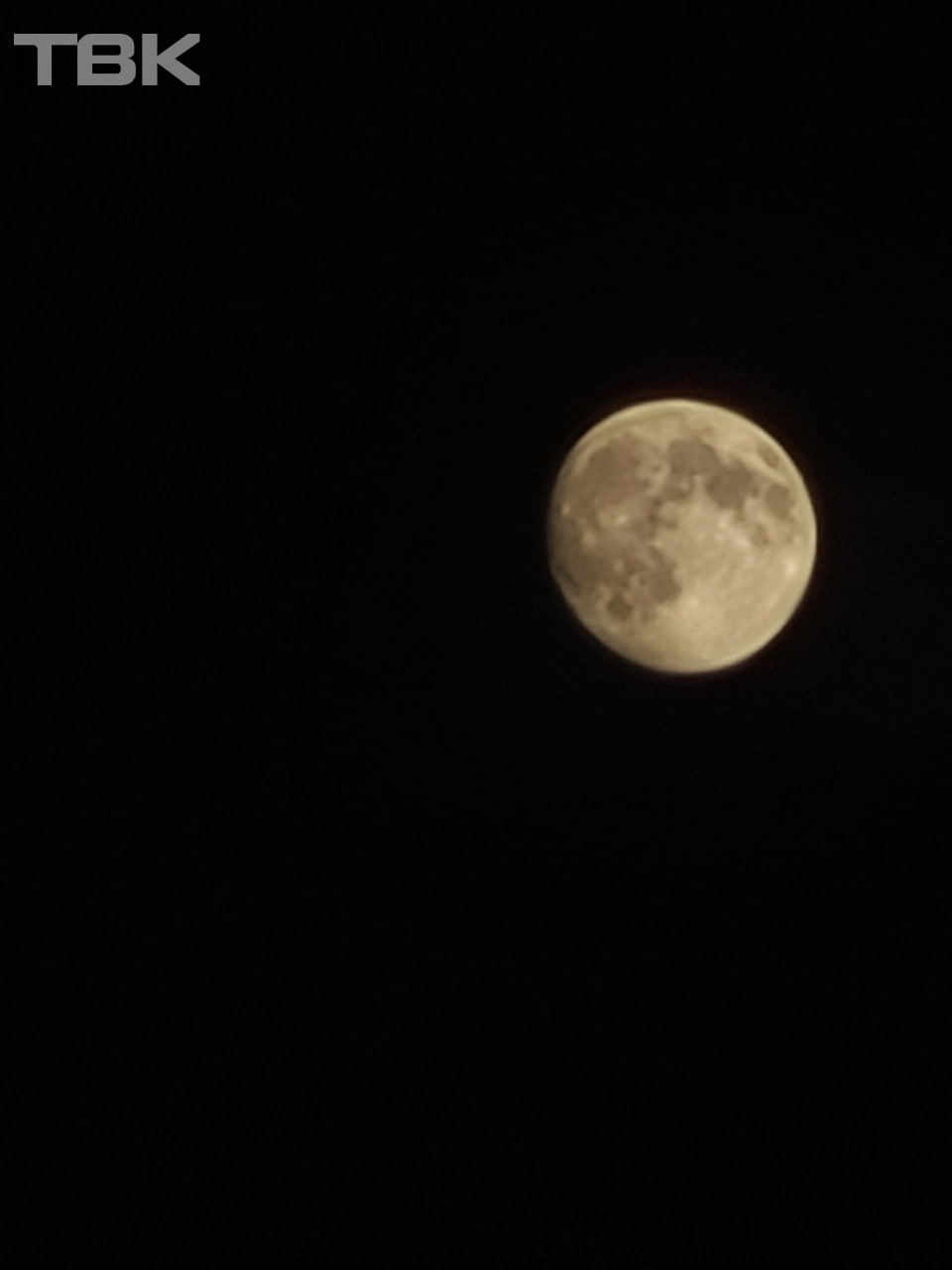 Невероятная Луна в объективе красноярцев Невероятная Луна в объективе красноярцев
