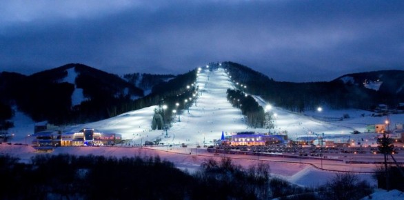 Цветные фейерверки, файер-шоу и барабанщики: «Бобровый лог» опубликовал программу празднования дня рождения