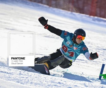 Не могли пропустить эту новость – институт Pantone признал цветом 2026 года оттенок под названием «Облачный танцор»