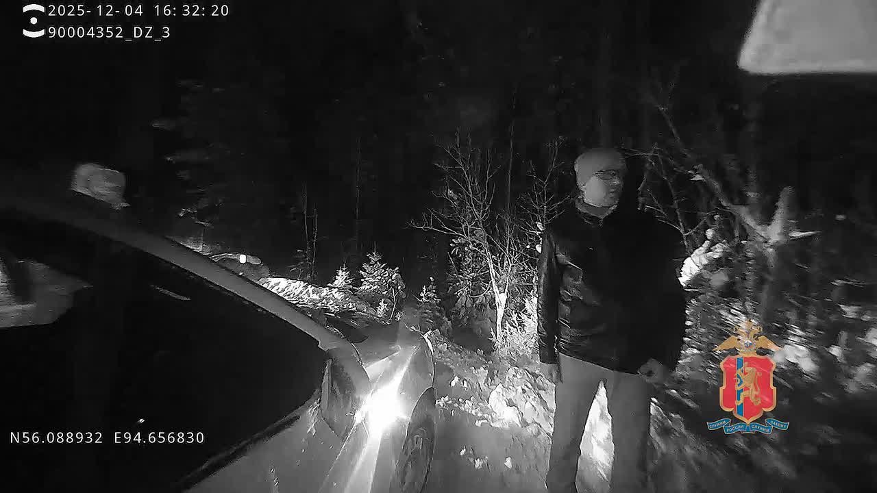 В Зеленогорске полицейские оказали помощь супружеской паре на безлюдной дороге