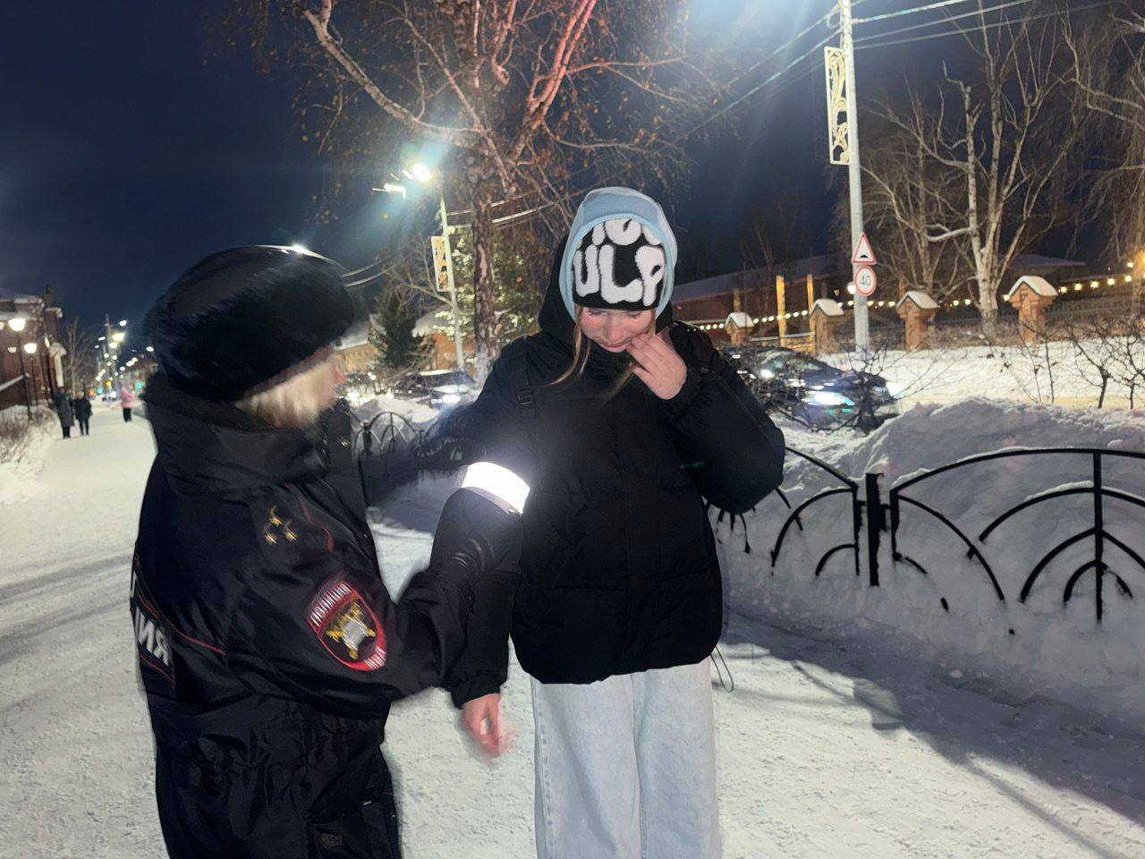 В центре Енисейска прошла акция «Не будь невидимкой» по применению световозвращающих элементов В центре Енисейска прошла акция «Не будь невидимкой» по применению световозвращающих элементов