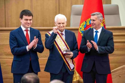 Сегодня вместе с Губернатором вручил атрибуты звания «Почетный гражданин Красноярского края» Всеволоду Николаевичу Севастьянову и Василию Филипповичу Шабанову