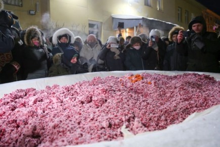 Самый большой в мире «Таймырский десерт» приготовили на севере края и установили мировой рекорд
