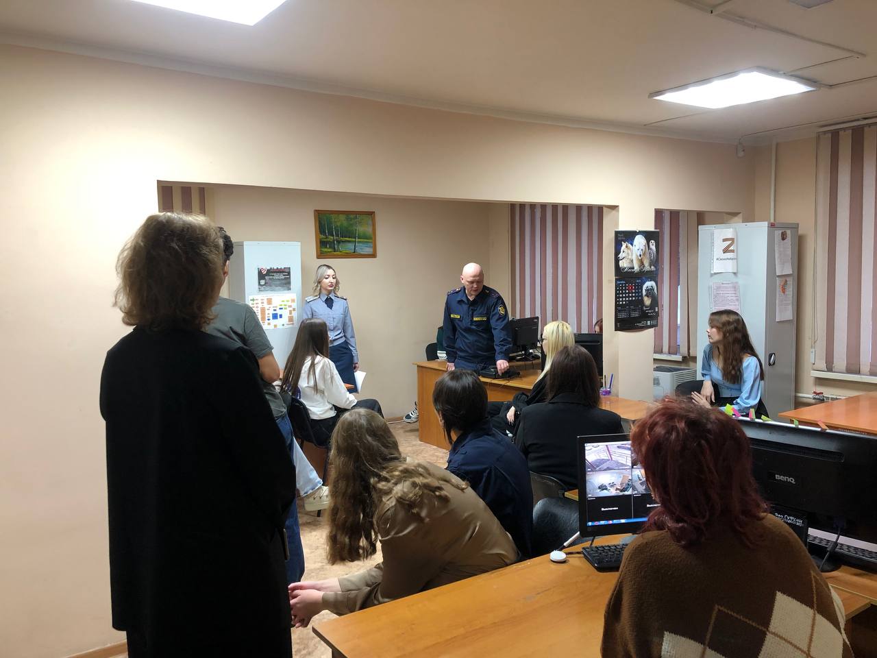 В гостях у сотрудников уголовно-исполнительной инспекции ГУФСИН побывали ученики профильного класса красноярской средней школы №72 с углубленным изучением отдельных предметов имени М.Н. Толстихина