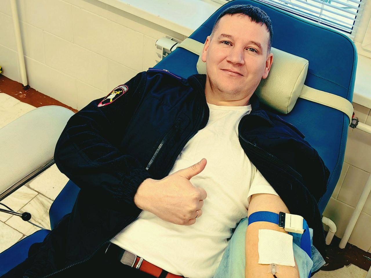Герои среди нас: ачинские полицейские стали донорами крови в преддверии Дня Героев Отечества