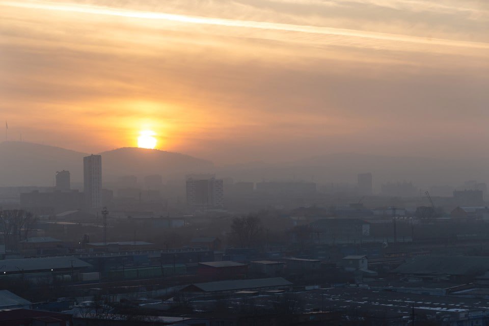 В Красноярске продлили режим неблагоприятных метеоусловий первой степени опасности