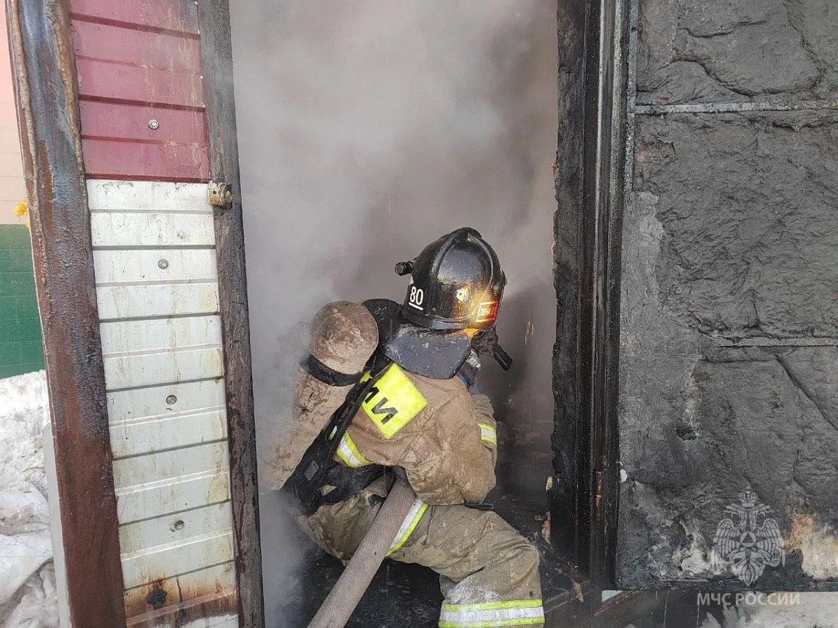 За прошедшие сутки в крае произошло десять пожаров