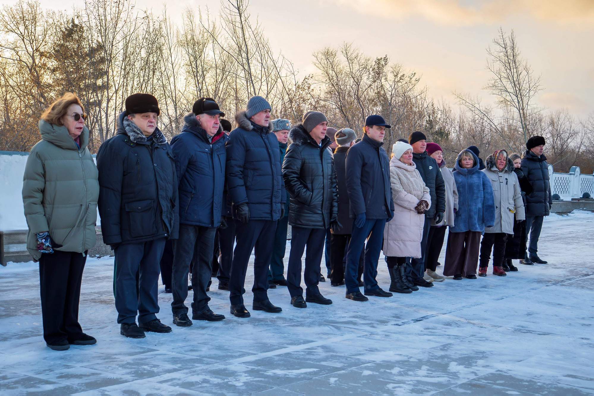 Депутаты городского Совета приняли участие в церемонии возложения венка и цветов к Вечному огню на Мемориале Победы Депутаты городского Совета приняли участие в церемонии возложения венка и цветов к Вечному огню на Мемориале Победы