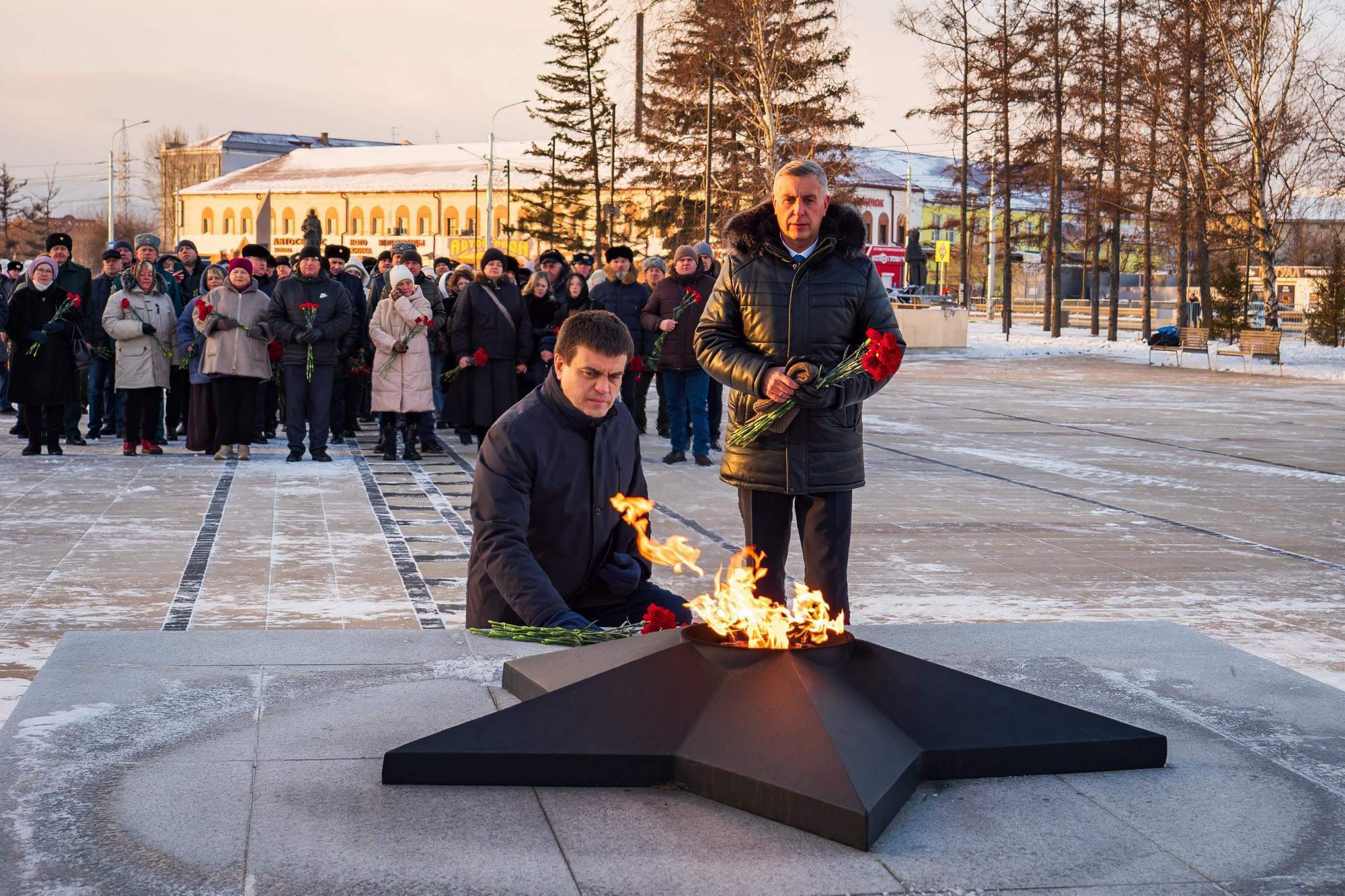 Депутаты городского Совета приняли участие в церемонии возложения венка и цветов к Вечному огню на Мемориале Победы Депутаты городского Совета приняли участие в церемонии возложения венка и цветов к Вечному огню на Мемориале Победы
