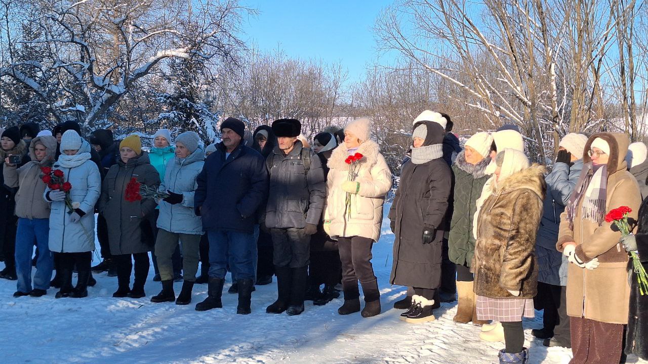 В крае и ДНР установили бюсты героям СВО: Ивану Коковину и Майклу Глоссу В крае и ДНР установили бюсты героям СВО: Ивану Коковину и Майклу Глоссу