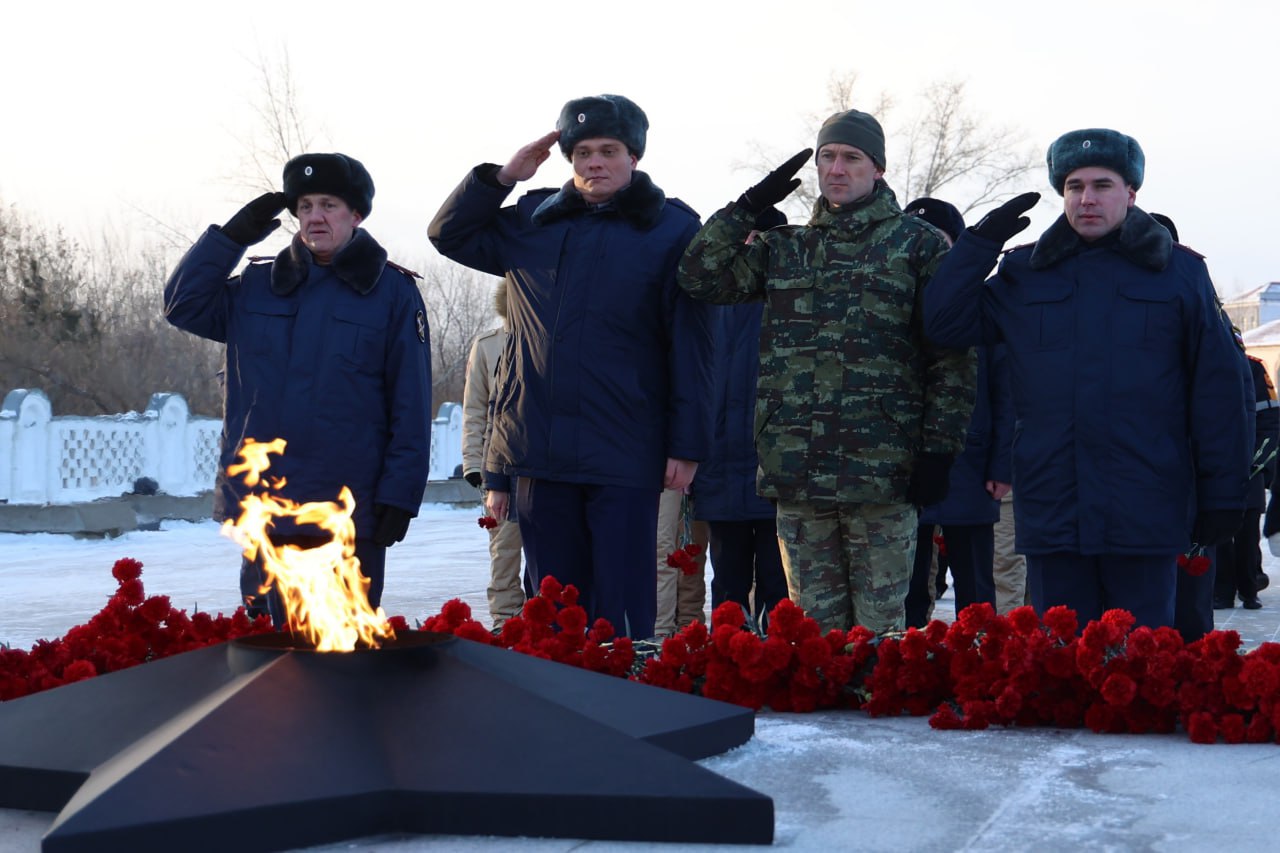 В Красноярске почтили память героев войн и локальных конфликтов В Красноярске почтили память героев войн и локальных конфликтов