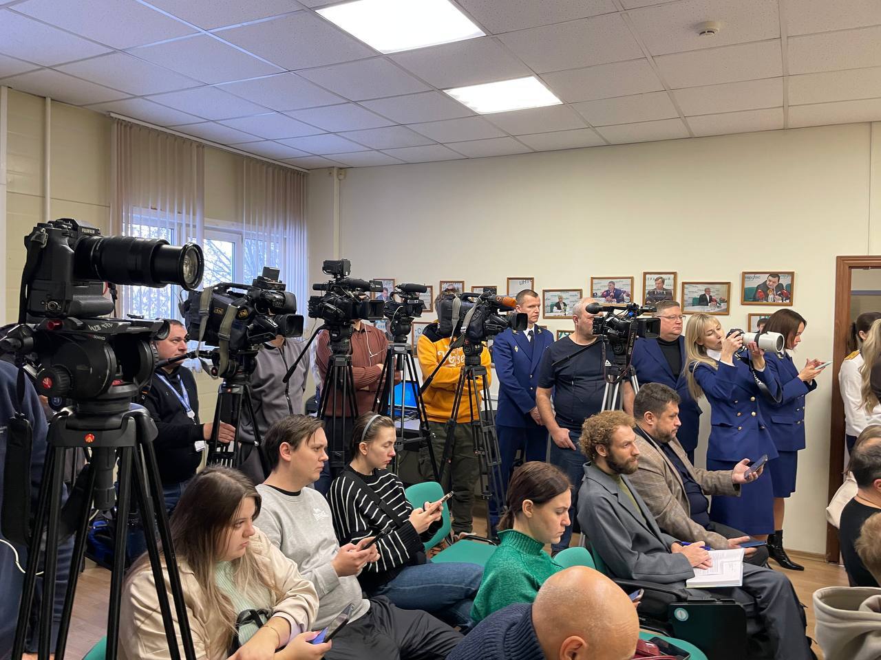 Начальник ГУ МВД России по краю Александр Соловьёв выступил на пресс-конференции руководителей правоохранительных органов, посвященной Международному дню борьбы с коррупцией: Начальник ГУ МВД России по краю Александр Соловьёв выступил на пресс-конференции руководителей правоохранительных органов, посвященной Международному дню борьбы с коррупцией: