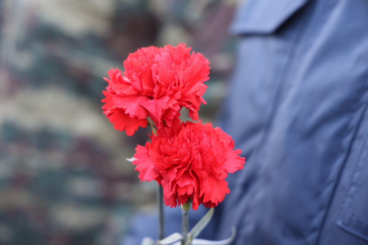 В Красноярске почтили память героев войн и локальных конфликтов В Красноярске почтили память героев войн и локальных конфликтов