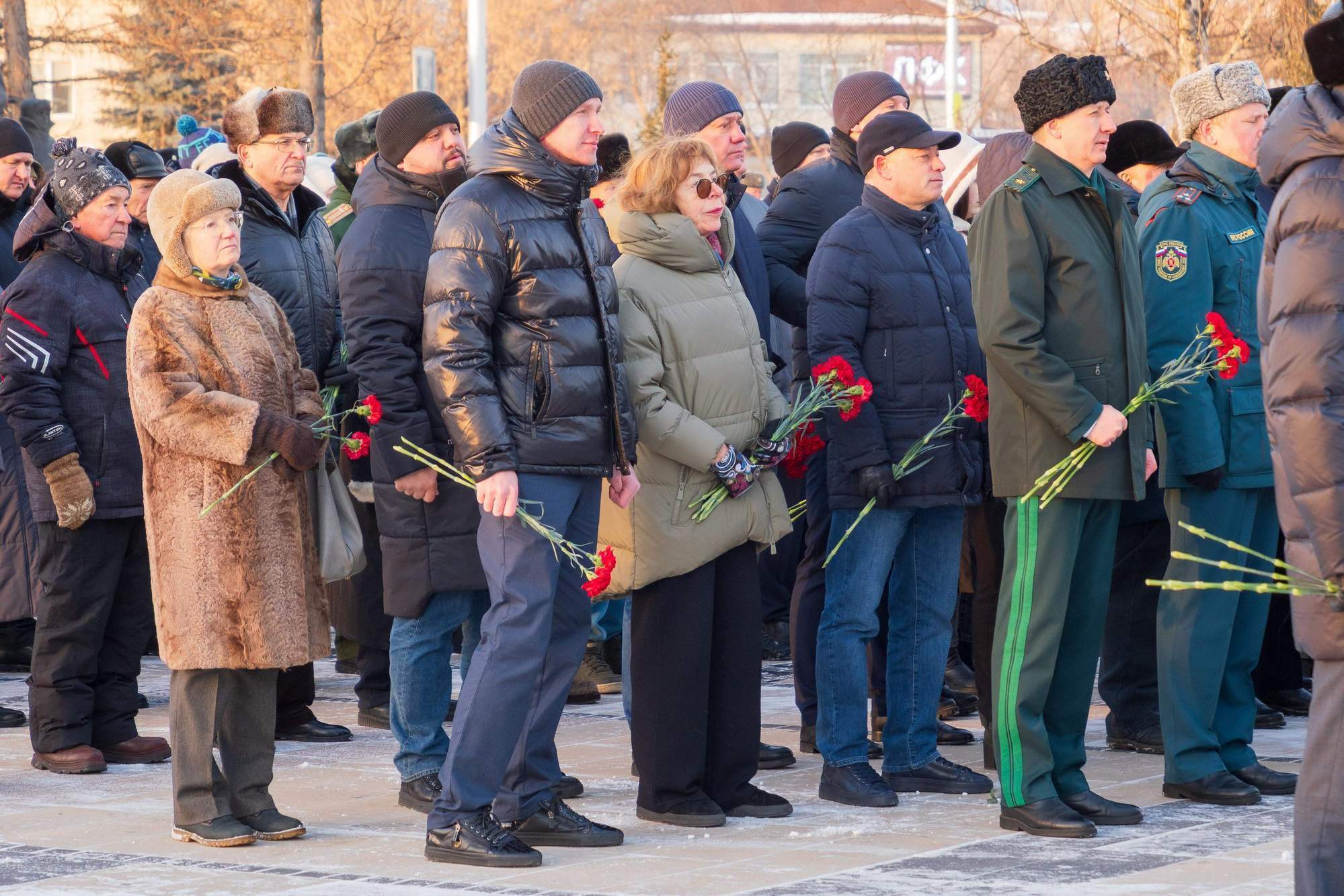 Депутаты городского Совета приняли участие в церемонии возложения венка и цветов к Вечному огню на Мемориале Победы Депутаты городского Совета приняли участие в церемонии возложения венка и цветов к Вечному огню на Мемориале Победы