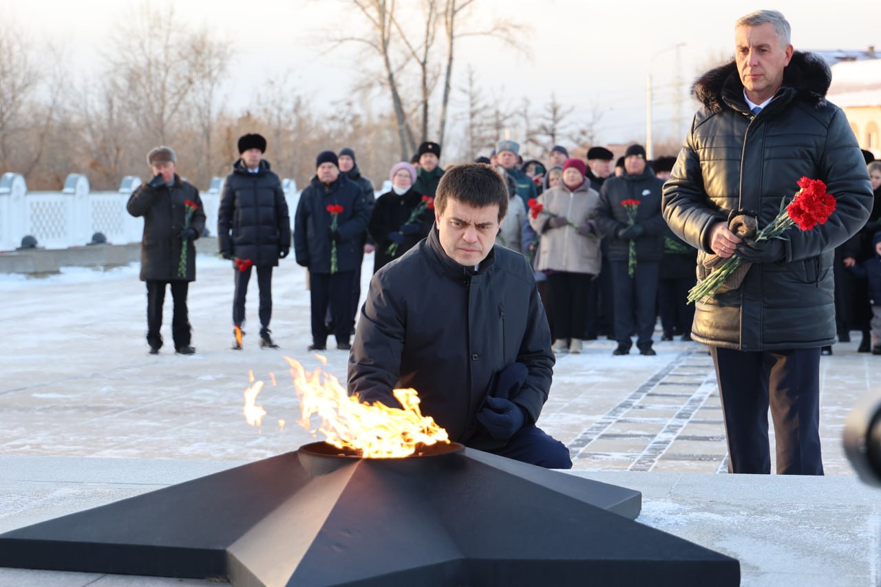 В Красноярске почтили память героев войн и локальных конфликтов В Красноярске почтили память героев войн и локальных конфликтов