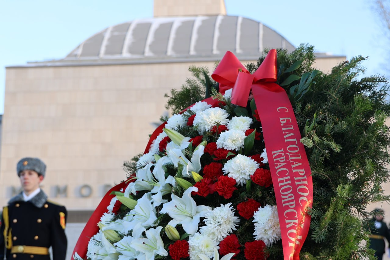 В Красноярске почтили память героев войн и локальных конфликтов В Красноярске почтили память героев войн и локальных конфликтов