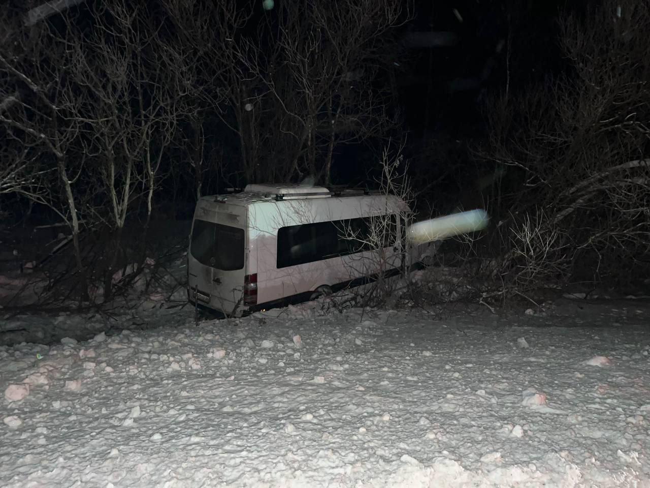 Один человек погиб и двое пострадали после столкновения легковушки и автобуса с 19 пассажирами на трассе Р-255 «Сибирь» в Красноярском крае, сообщили в ГУ МВД по региону Один человек погиб и двое пострадали после столкновения легковушки и автобуса с 19 пассажирами на трассе Р-255 «Сибирь» в Красноярском крае, сообщили в ГУ МВД по региону