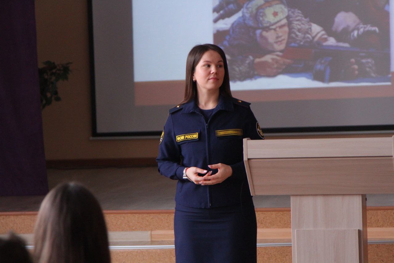 Молодые сотрудники ГУФСИН России по Красноярскому краю провели уроки мужества Молодые сотрудники ГУФСИН России по Красноярскому краю провели уроки мужества