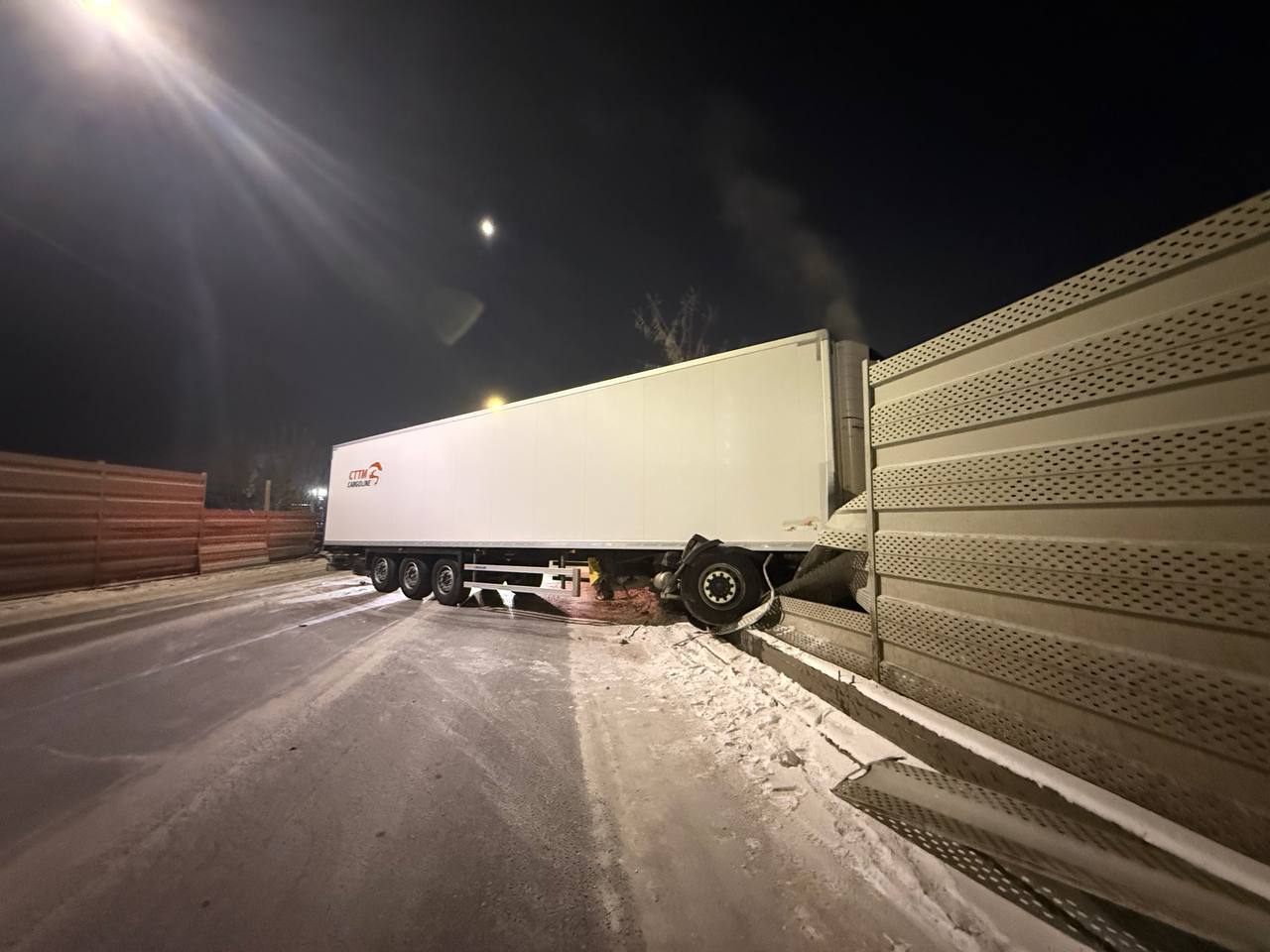 Госавтоинспекция информирует о затруднении движения в районе дома №5 на ул. Авиаторов в связи с дорожно-транспортным происшествием Госавтоинспекция информирует о затруднении движения в районе дома №5 на ул. Авиаторов в связи с дорожно-транспортным происшествием