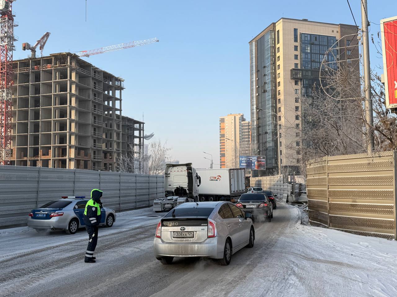 Проезд по Авиаторов все еще перекрыт