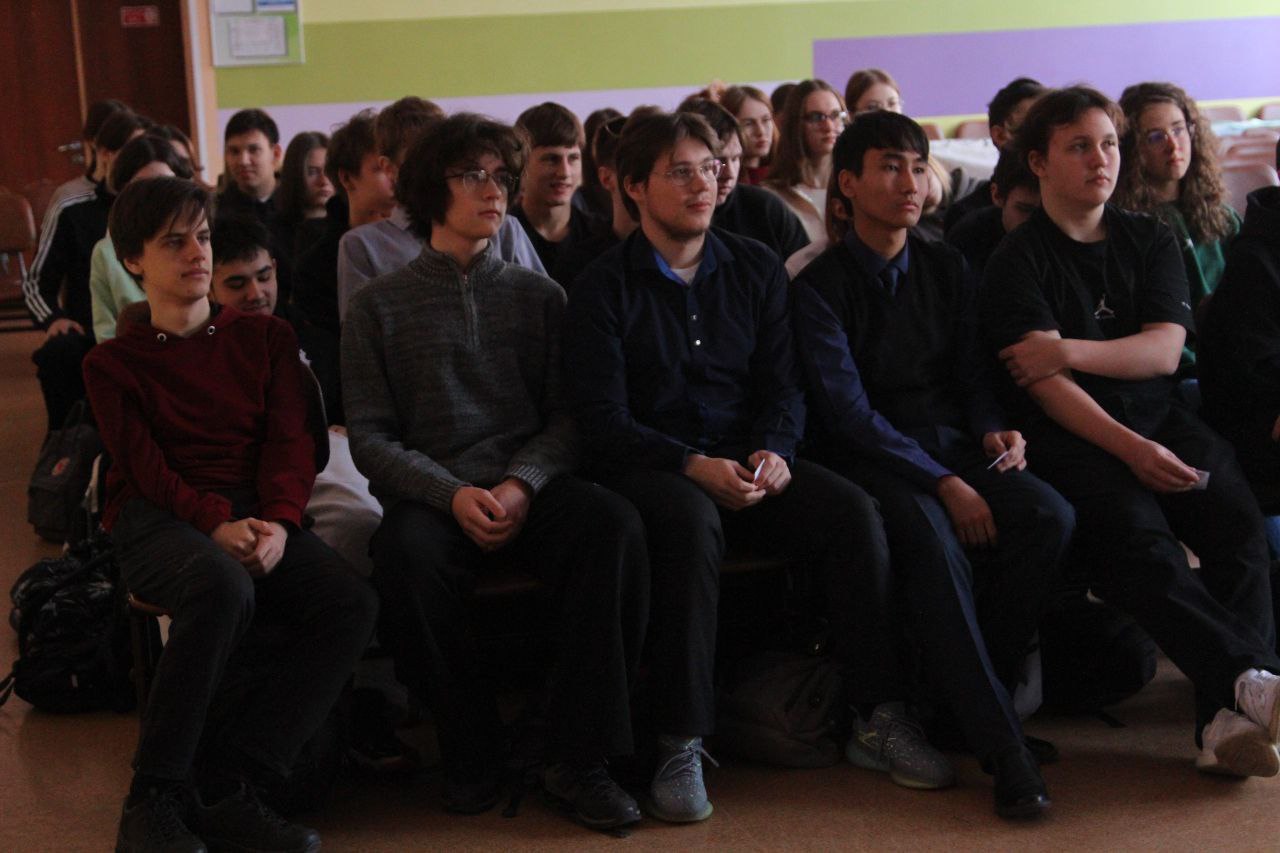 Молодые сотрудники ГУФСИН России по Красноярскому краю провели уроки мужества Молодые сотрудники ГУФСИН России по Красноярскому краю провели уроки мужества