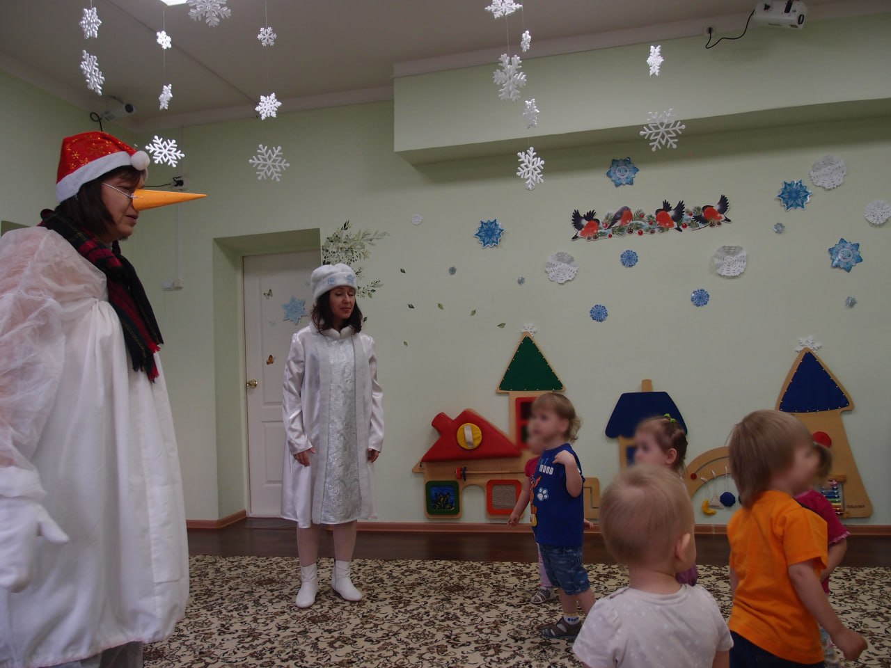 В Доме ребенка при ИК-22 для малышей провели развлекательное мероприятие «Здравствуй, Зимушка-зима!» В Доме ребенка при ИК-22 для малышей провели развлекательное мероприятие «Здравствуй, Зимушка-зима!»