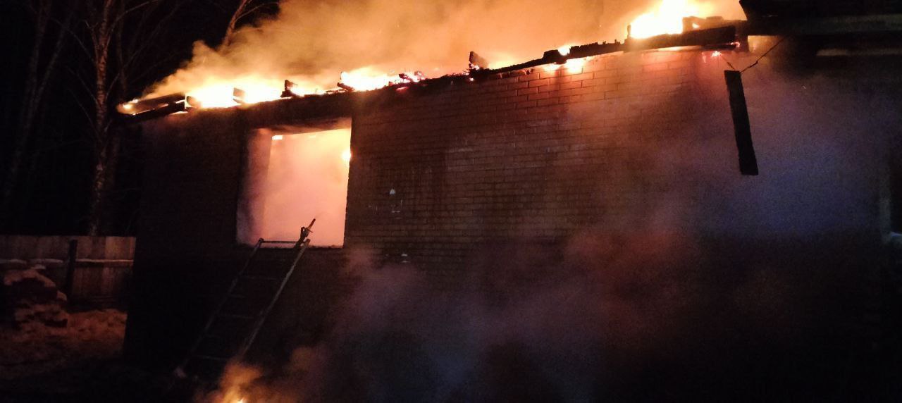 Мужчина погиб при пожаре в Маганске Мужчина погиб при пожаре в Маганске